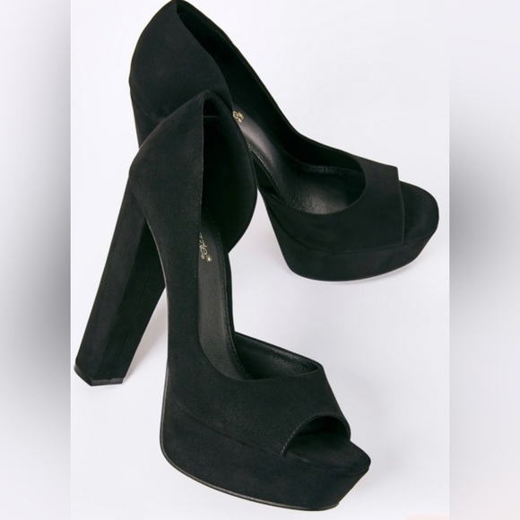 Charli Platform Peep Toe Pump by Shoedazzle - Picture 2 of 7